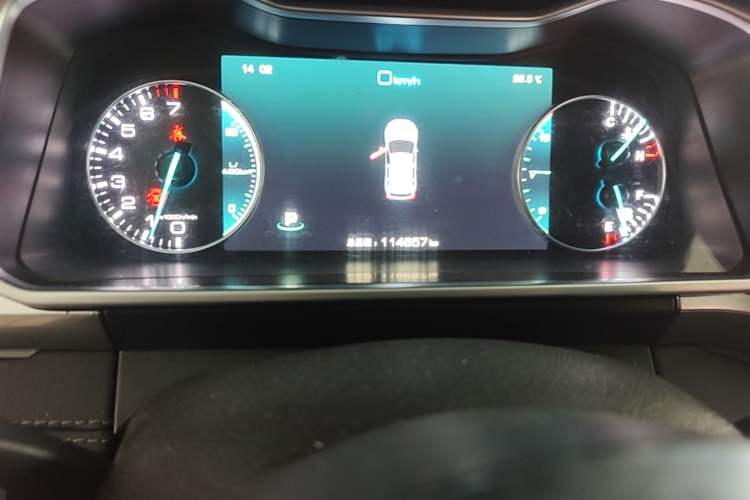 Used Zotye Domy X7 2017 Upgraded Edition 2.0T DCT Huangshan Model 7 Seats Odometer Close Up