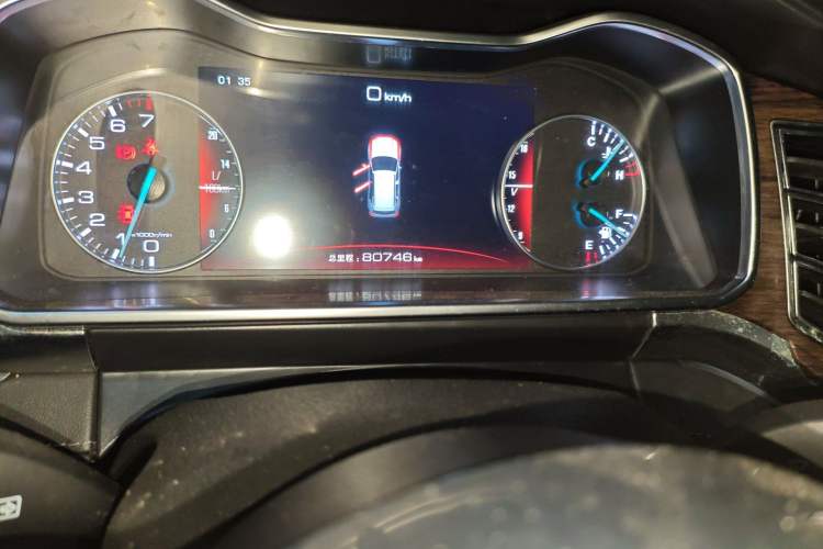 Used Zotye Domy X7 2017 1.8T Manual Luxury Model Odometer Close Up