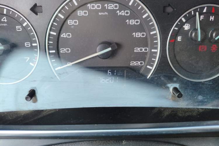 Used Zotye Domy X7 2017 1.5T Manual Luxury Model Odometer Close Up