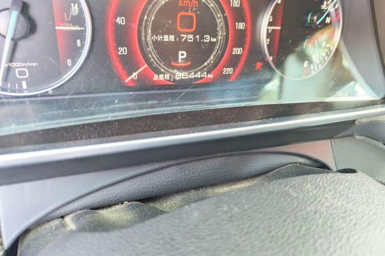 Used Zotye Domy X7 2017 Upgraded Edition 1.8T DCT Huashan Model Odometer Close Up