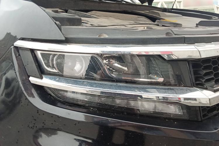 Used Zotye Domy X7 2017 1.8T DCT Luxury Model Right Front Headlight