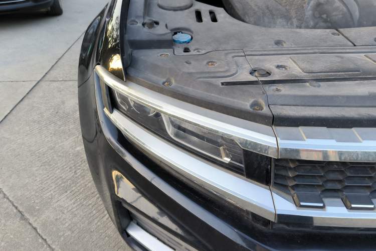 Used Zotye Domy X7 2017 1.8T Manual Luxury Model Right Front Headlight