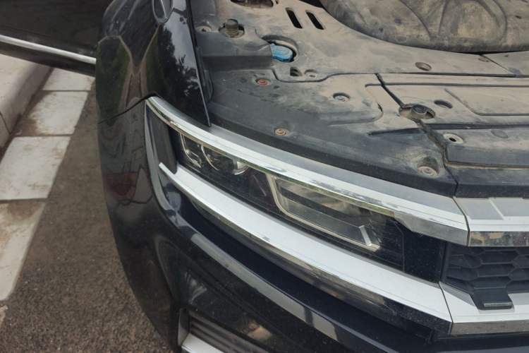 Used Zotye Domy X7 2017 1.8T Manual Luxury Model Right Front Headlight