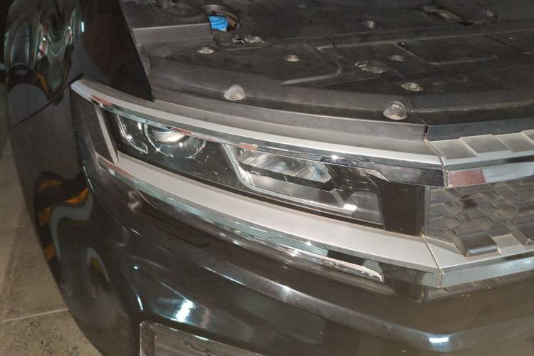 Used Zotye Domy X7 2017 1.8T Manual Luxury Model Right Front Headlight