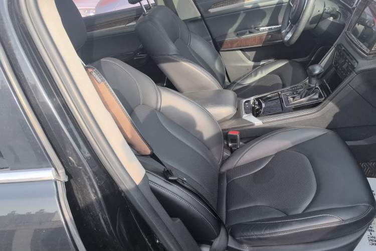 Used Zotye Domy X7 2017 1.8T DCT Luxury Model Right Front Seat