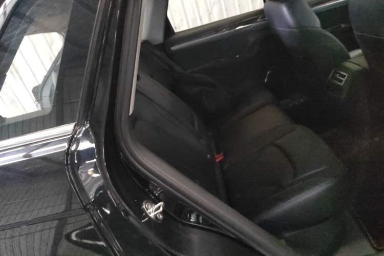 Used Zotye Domy X7 2017 1.8T Manual Luxury Model Right Rear Seat