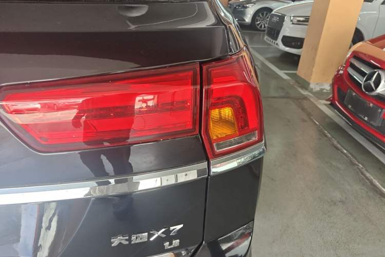 Used Zotye Domy X7 2017 1.8T Manual Luxury Model Right Rear Taillight