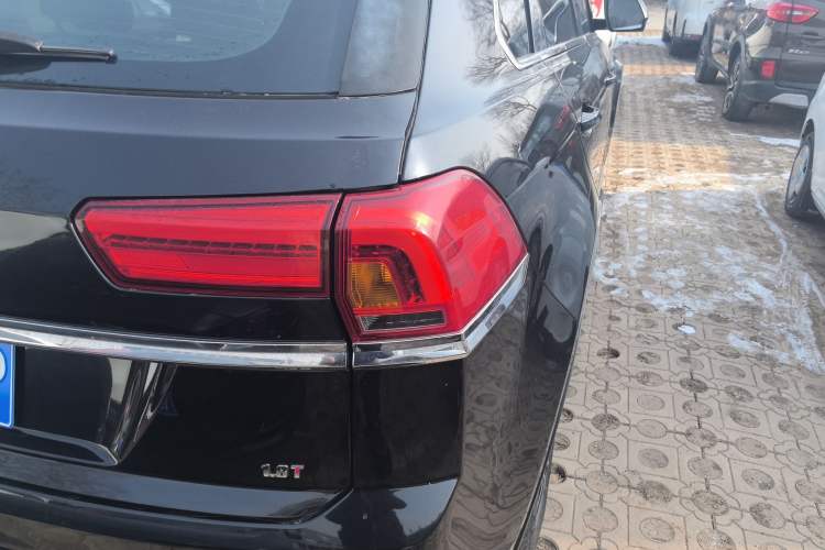 Used Zotye Domy X7 2017 1.8T DCT Luxury Model Right Rear Taillight