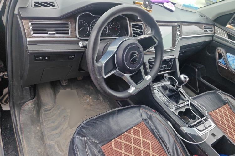 Used Zotye Domy X7 2017 1.5T Manual Luxury Model Steering Wheel