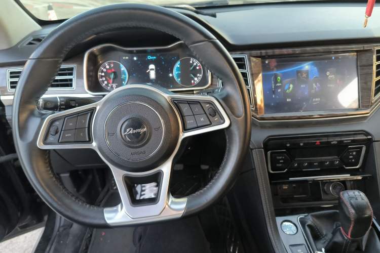 Used Zotye Domy X7 2017 1.8T Manual Luxury Model Steering Wheel