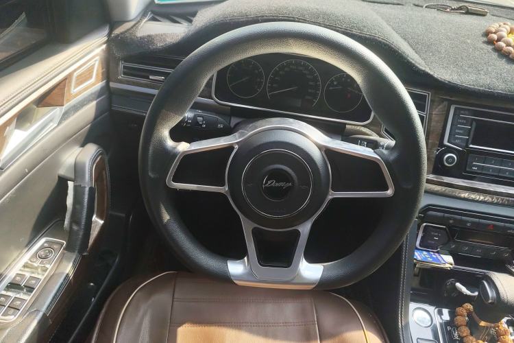 Used Zotye Domy X7 2017 1.8T DCT Luxury Model Steering Wheel