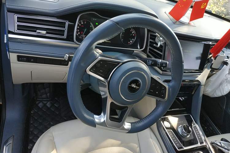 Used Zotye Domy X7 2017 Upgraded Edition 2.0T DCT Huangshan Model 7 Seats Steering Wheel