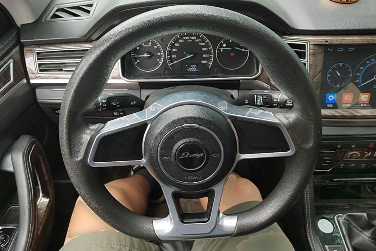 Used Zotye Domy X7 2017 1.5T Manual Luxury Model Steering Wheel