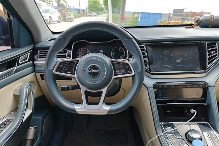 Used Zotye Domy X7 2017 2.0T DCT Ultimate Edition Steering Wheel