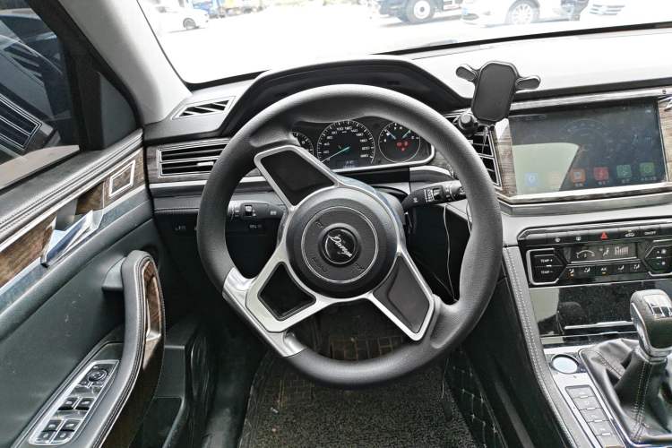 Used Zotye Domy X7 2017 1.8T Manual Luxury Model Steering Wheel