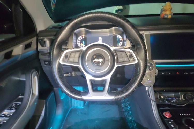 Used Zotye Domy X7 2017 Upgraded Edition 2.0T DCT Huangshan Model 7 Seats Steering Wheel