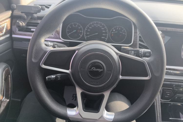 Used Zotye Domy X7 2017 1.8T DCT Luxury Model Steering Wheel