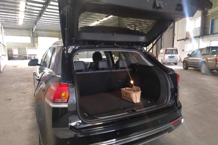 Used Zotye Domy X7 2017 1.8T Manual Luxury Model Trunk