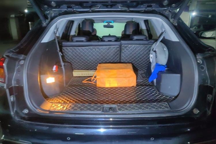 Used Zotye Domy X7 2017 Upgraded Edition 2.0T DCT Huangshan Model 7 Seats Trunk