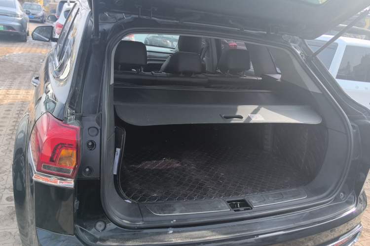 Used Zotye Domy X7 2017 1.8T DCT Luxury Model Trunk