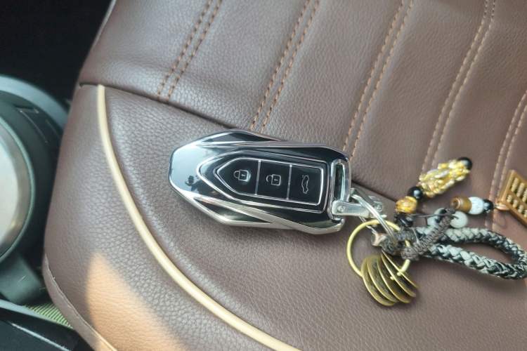 Used Zotye Domy X7 2017 1.8T DCT Luxury Model Vehicle Key