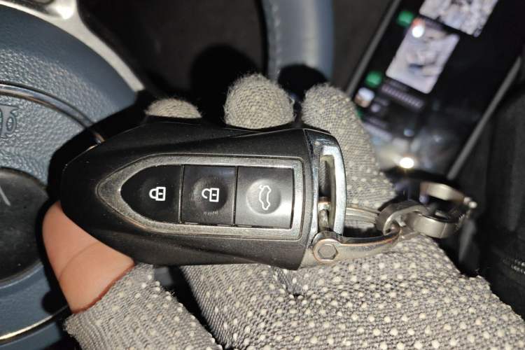 Used Zotye Domy X7 2017 1.8T DCT Prestige Model Vehicle Key