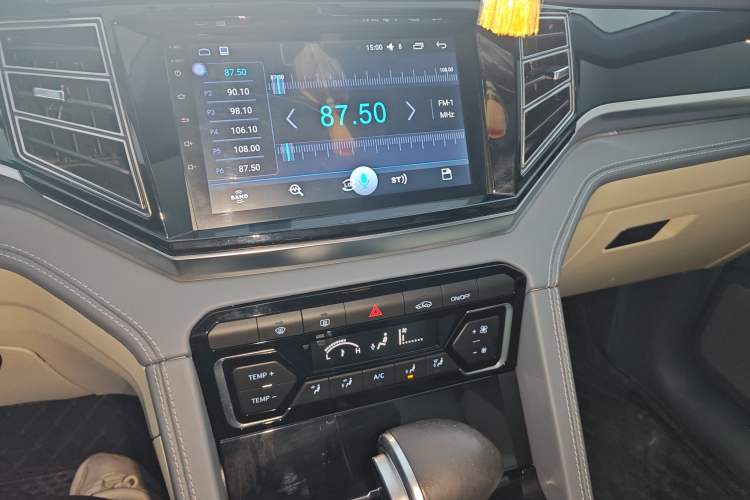 Used Zotye Domy X7 2017 1.8T DCT Luxury Model Audio And AC Panel
