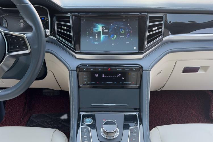 Used Zotye Domy X7 2017 Upgraded Edition 2.0T DCT Huangshan Model 7 Seats Audio And AC Panel
