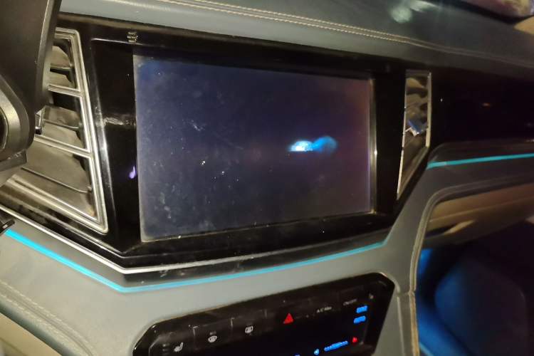 Used Zotye Domy X7 2017 2.0T DCT Ultimate Edition Audio And AC Panel