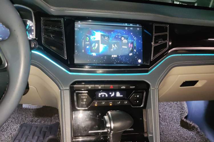 Used Zotye Domy X7 2017 1.8T DCT Prestige Model Audio And AC Panel