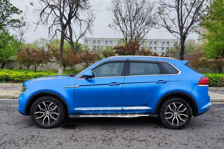 Used Zotye Domy X7 2017 2.0T DCT Ultimate Edition Exterior 2