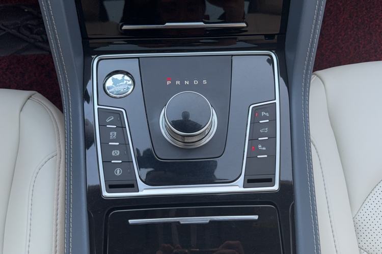 Used Zotye Domy X7 2017 Upgraded Edition 2.0T DCT Huangshan Model 7 Seats Gear Lever