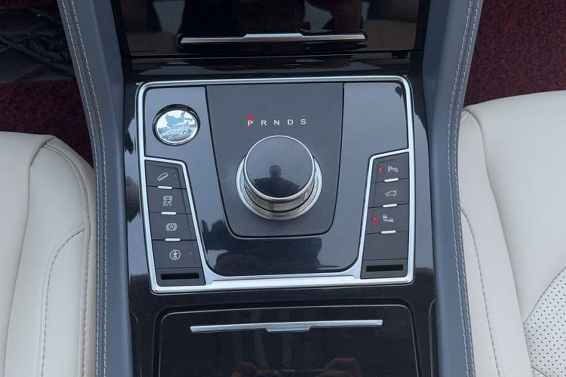 Used Zotye Domy X7 2017 Upgraded Edition 2.0T DCT Huangshan Model 7 Seats Gear Lever