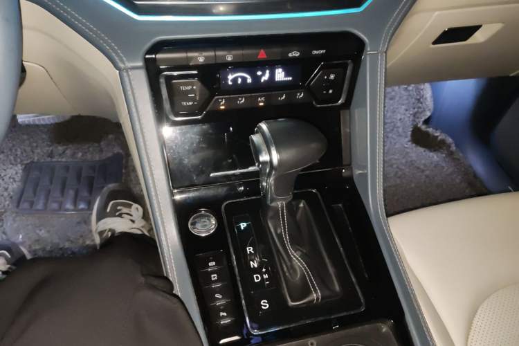 Used Zotye Domy X7 2017 1.8T DCT Prestige Model Gear Lever