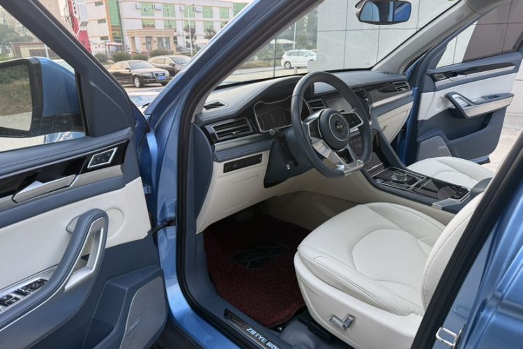 Used Zotye Domy X7 2017 Upgraded Edition 2.0T DCT Huangshan Model 7 Seats Interior 1