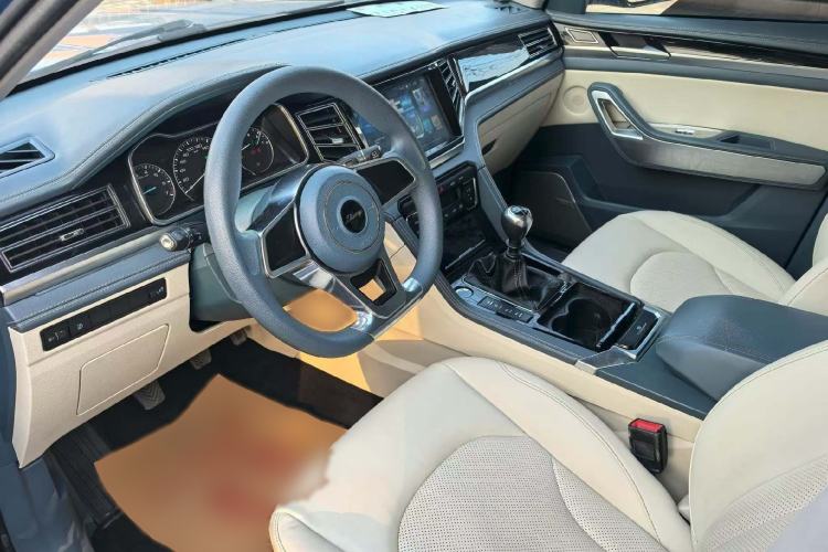 Used Zotye Domy X7 2017 1.5T Manual Luxury Model Interior 1
