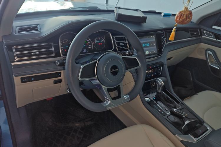 Used Zotye Domy X7 2017 1.8T DCT Luxury Model Interior 2