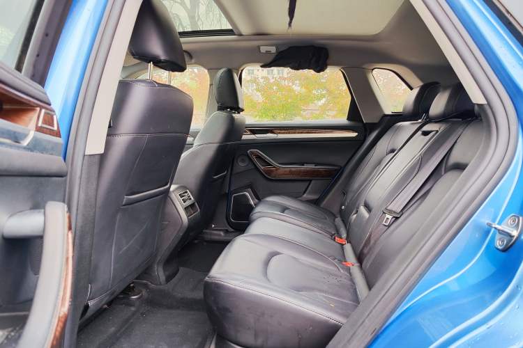 Used Zotye Domy X7 2017 2.0T DCT Ultimate Edition Interior 2