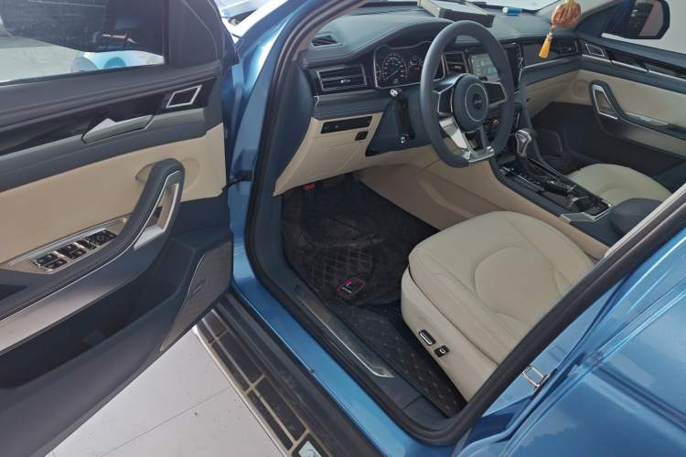 Used Zotye Domy X7 2017 1.8T DCT Luxury Model Interior 3