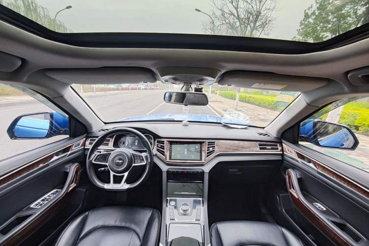 Used Zotye Domy X7 2017 2.0T DCT Ultimate Edition Interior 3