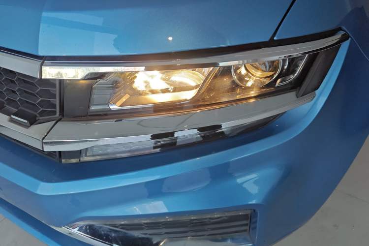 Used Zotye Domy X7 2017 1.8T DCT Luxury Model Left Front Headlight