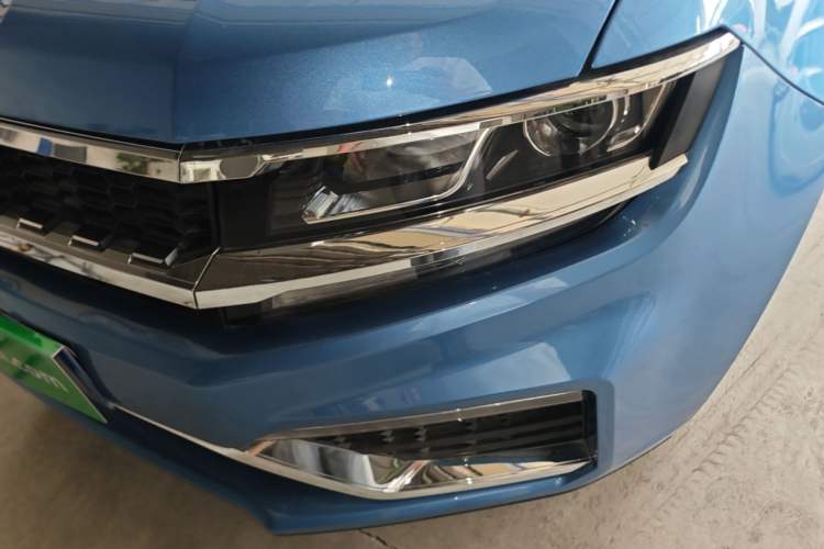 Used Zotye Domy X7 2017 1.8T DCT Prestige Model Left Front Headlight
