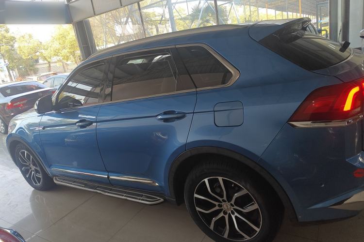 Used Zotye Domy X7 2017 2.0T DCT Ultimate Edition Left Side
