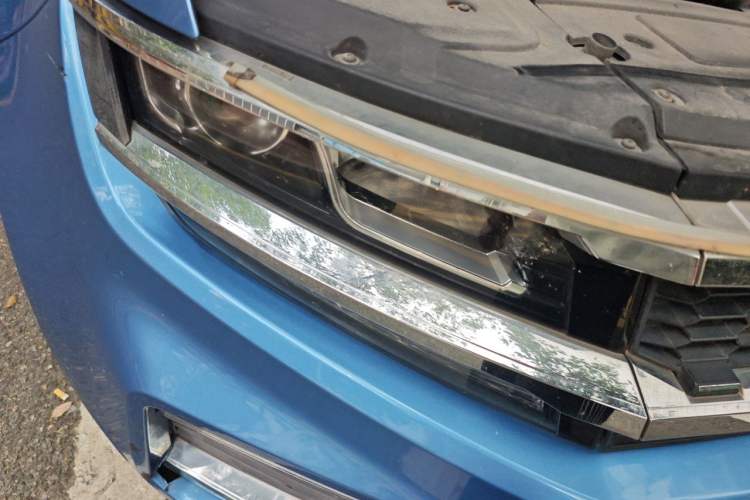 Used Zotye Domy X7 2017 Upgraded Edition 1.8T DCT Huashan Model Right Front Headlight