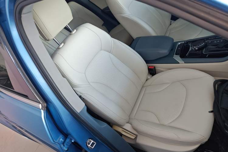 Used Zotye Domy X7 2017 1.8T DCT Luxury Model Right Front Seat
