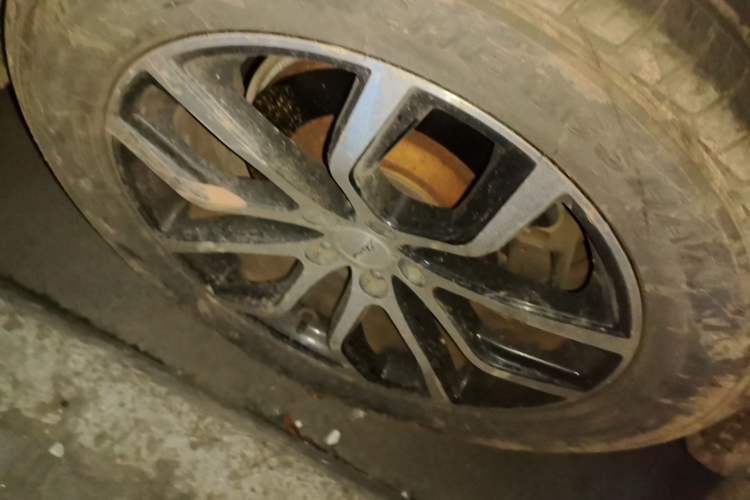 Used Zotye Domy X7 2017 2.0T DCT Ultimate Edition Right Front Wheel Hub