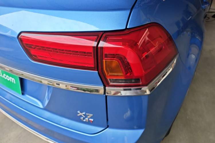 Used Zotye Domy X7 2017 1.8T DCT Prestige Model Right Rear Taillight