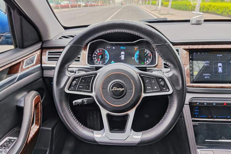 Used Zotye Domy X7 2017 2.0T DCT Ultimate Edition Steering Wheel