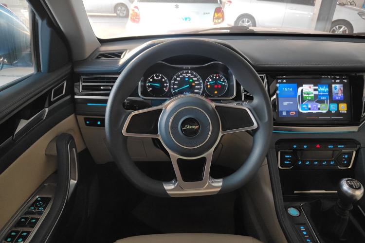 Used Zotye Domy X7 2017 1.5T Manual Luxury Model Steering Wheel