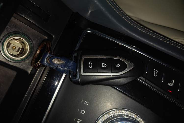 Used Zotye Domy X7 2017 2.0T DCT Ultimate Edition Vehicle Key